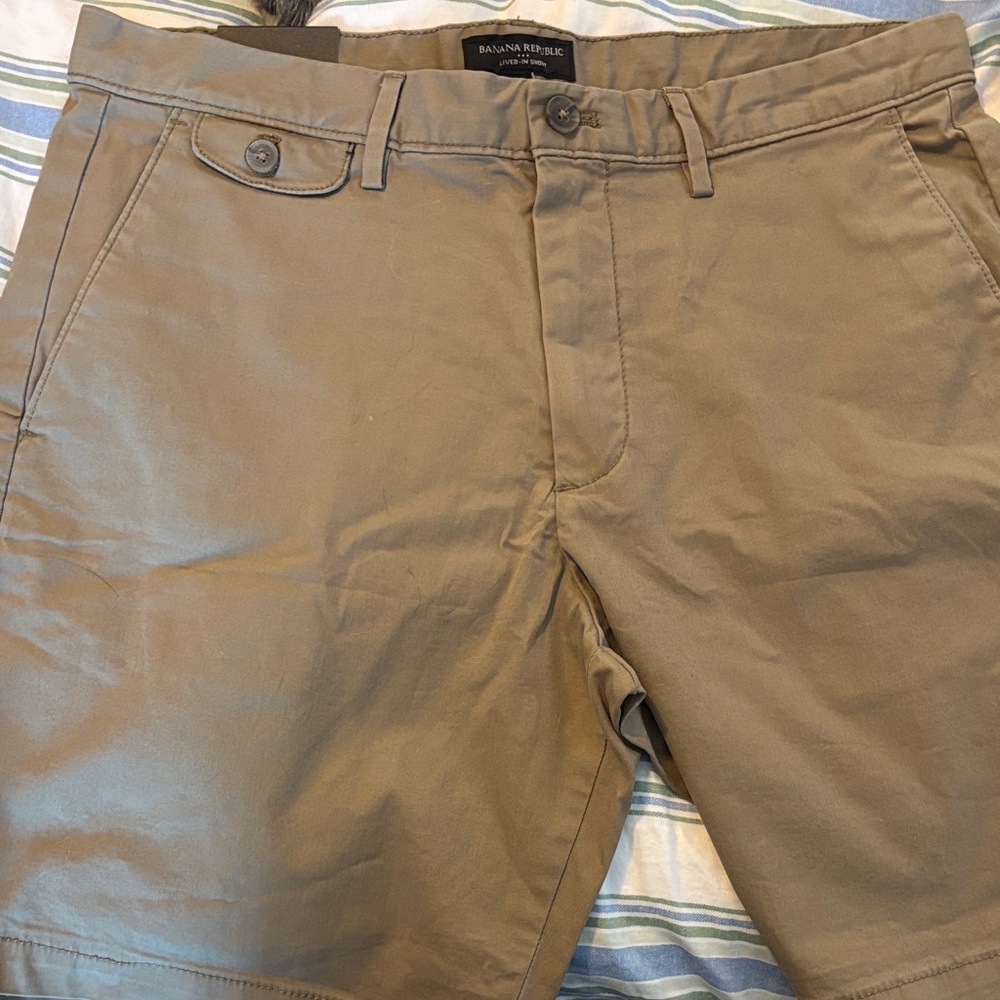 Banana Republic Men's Lived-In Chino Shorts